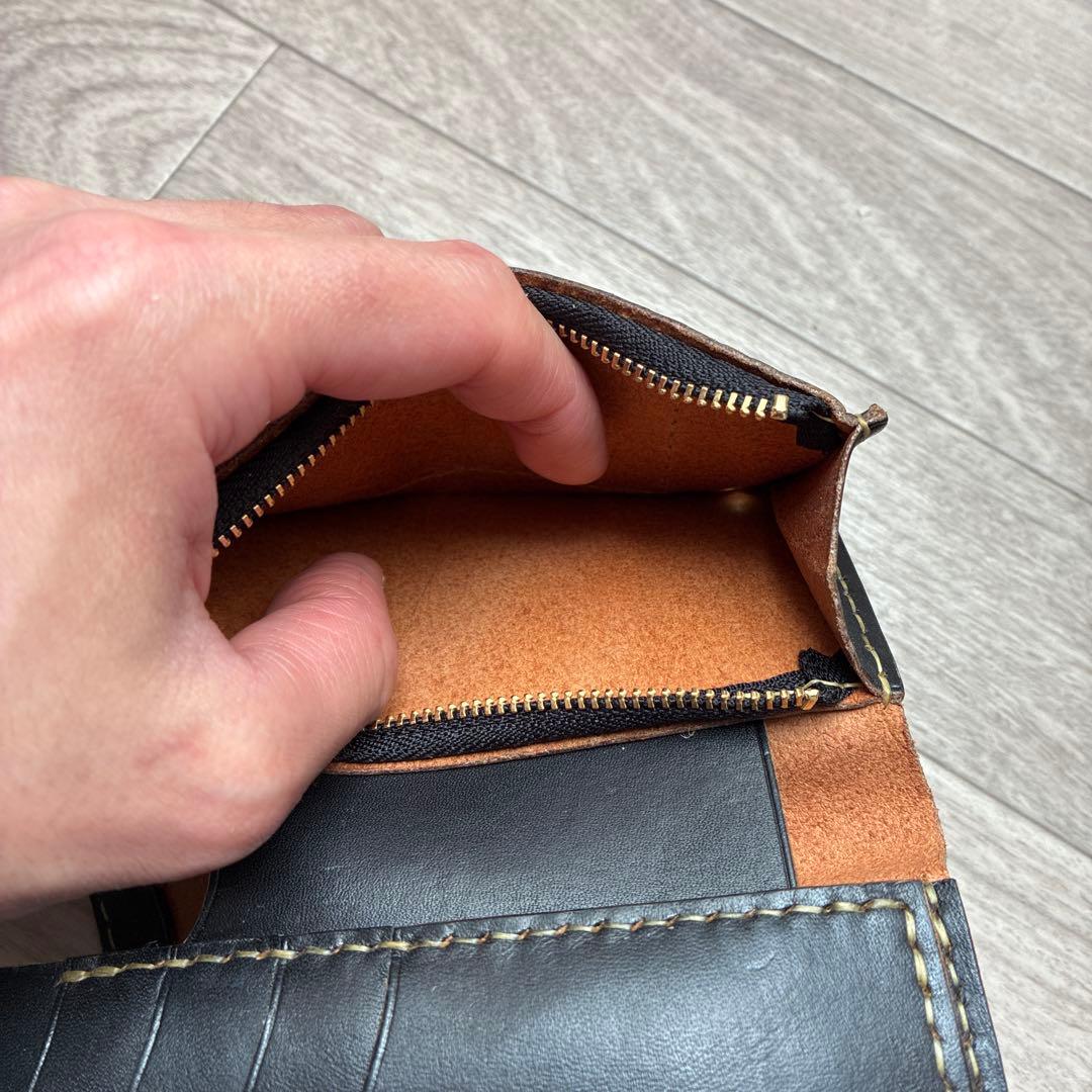 【茶芯ブラック】ミドルトラッカーウォレット　真鍮　お札を折らずに収納　タイプB