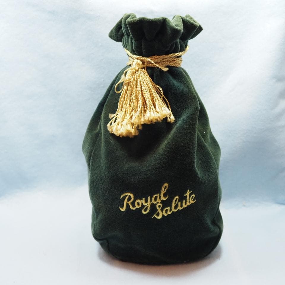 シーバスリーガル  Salute スコッチウイスキー ベルベット袋付