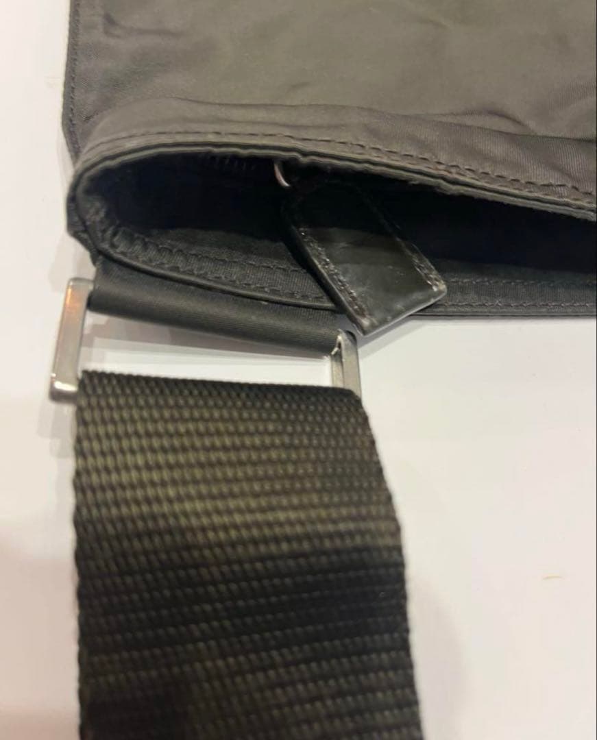 プラダ☆ 斜めがけショルダー　クロスボディ　ポシェット　　ボディバッグ　ナイロン