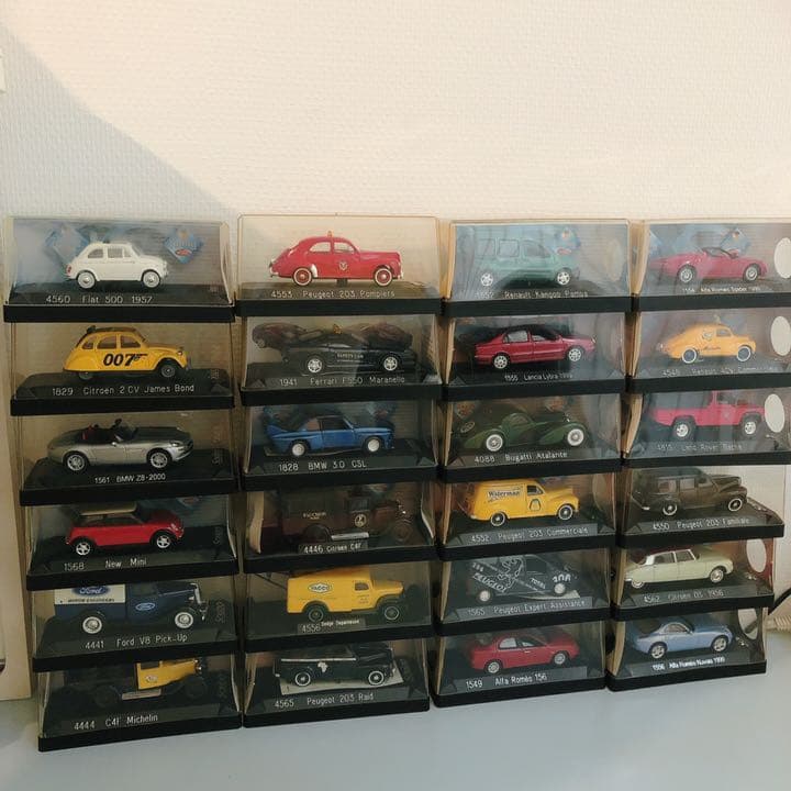 solido製　１／43 ミニカー　24台セット