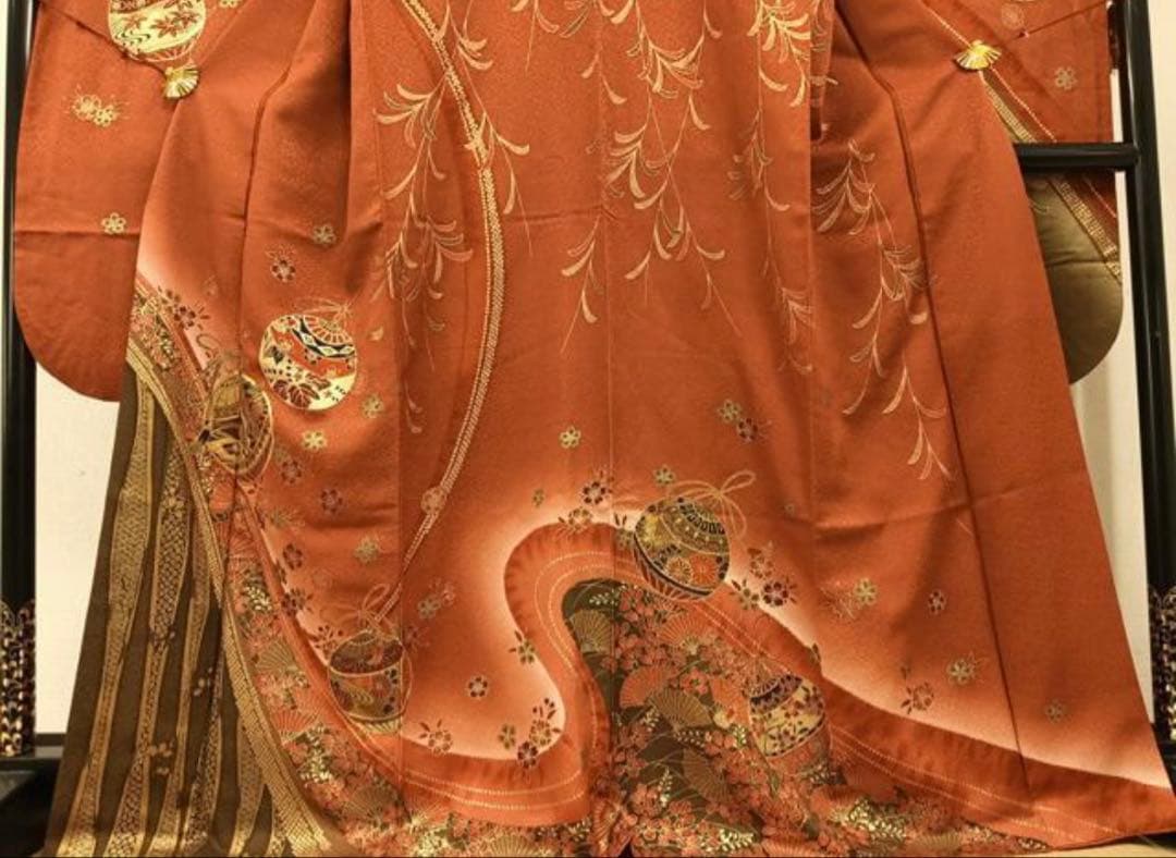 振袖フルセット6点サイズM〜Ｌ駒刺繍　草花毬文　暈し染め　金彩　正絹