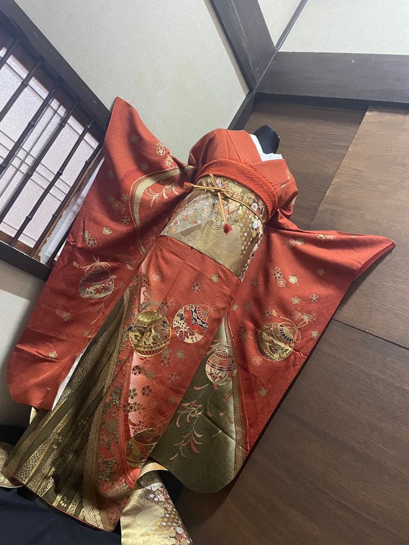 振袖フルセット6点サイズM〜Ｌ駒刺繍　草花毬文　暈し染め　金彩　正絹