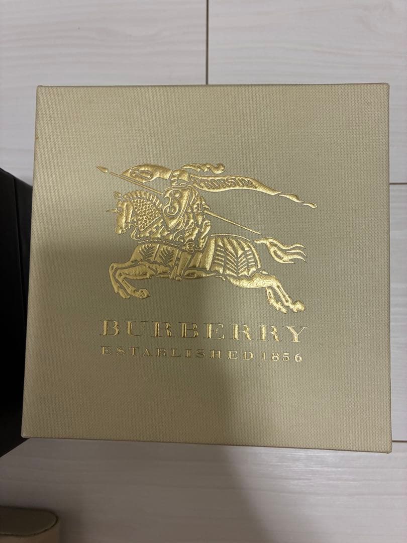 バーバリーピンクゴールドベージュレザーストラップ ウォッチレディースBU9210