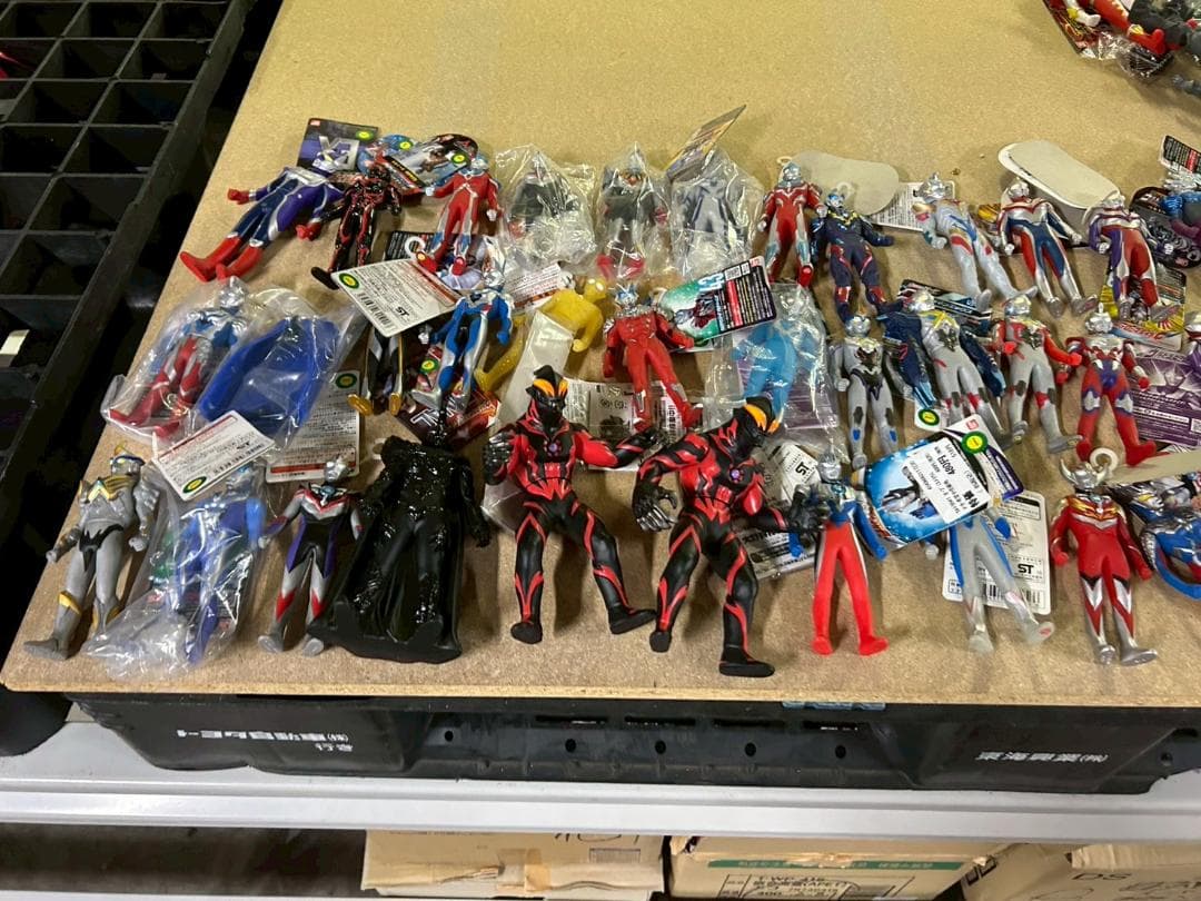 KS3　ウルトラマンシリーズ フィギュア セット 58体　そのほか8体