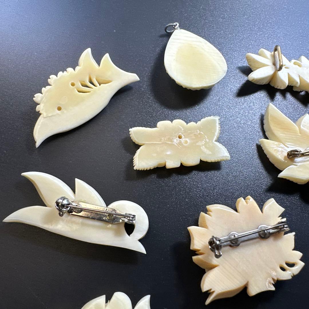 【vintage】鯨歯　ブローチと素材まとめ売り　ハンドメイドに！