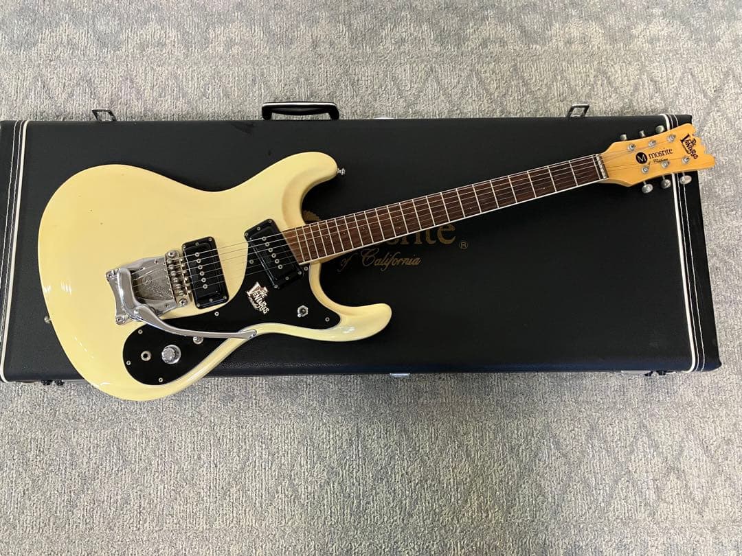 Mosrite V65ハードケース付き
