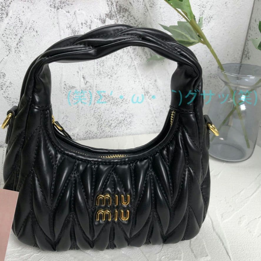 miu miu ブラック ショルダーバッグ ハンドバッグ レザー