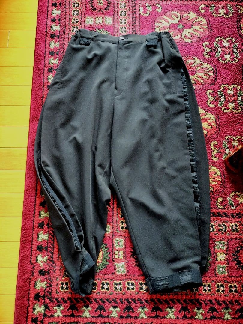 MOYURU／切り返しデザイン／サルエル風パンツ／モユル