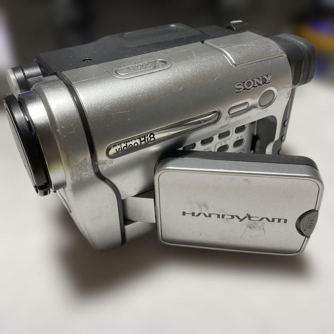 SONY VideoHi8Handycam CCD-TRV126 ①