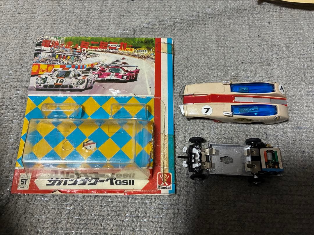 バンザイマークのバンダイ製かなり古い試作品のミニカーかも⁇です。