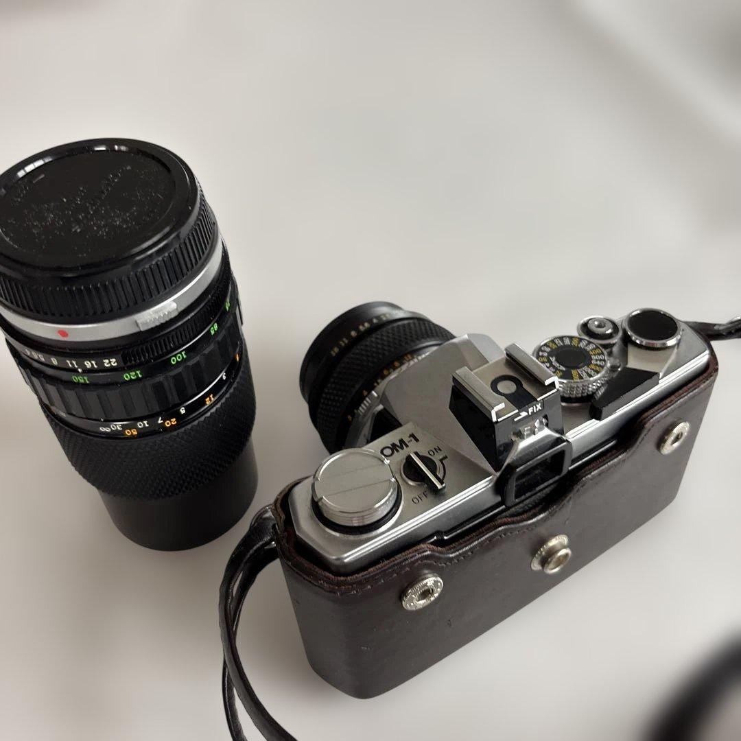 OLYMPUS OM-1 一眼レフカメラ50mmレンズ、望遠レンズ75-150㎜