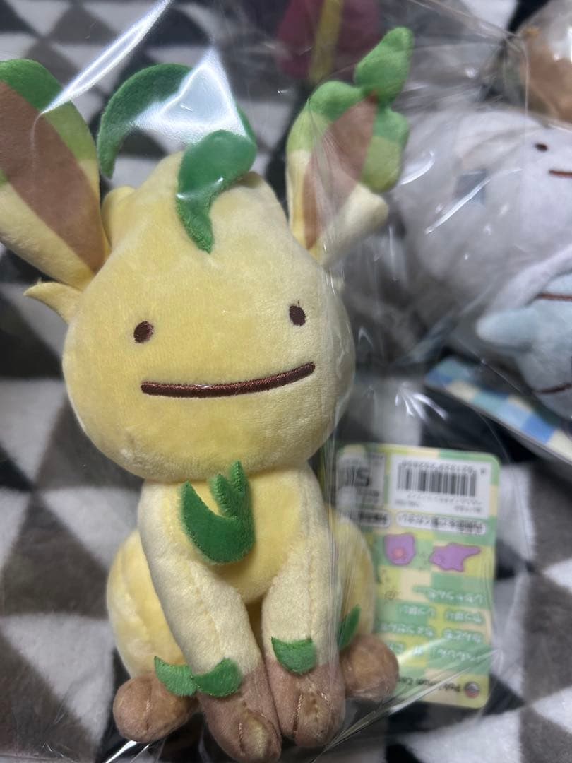 へんしんメタモン　リーフィア バニプッチぬいぐるみ