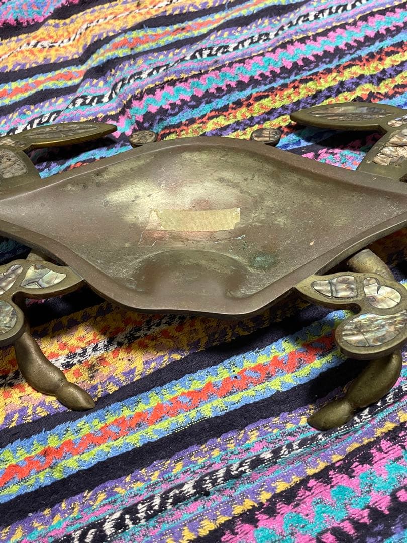 カニ型金属トレイ 貝殻装飾付き 灰皿 アクセサリー置き オブジェ