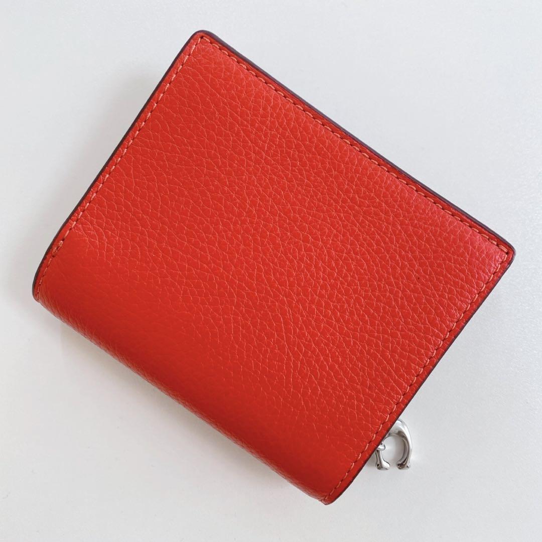 【新品未使用】COACHコーチ★二つ折り財布★Cチャーム★マイアミレッド★レザー