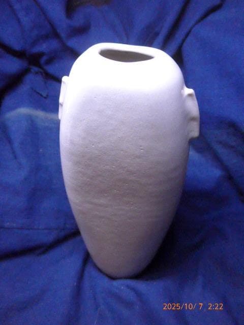 萩焼で人気陶芸家の新庄貞嗣氏の萩花入です。未使用品です