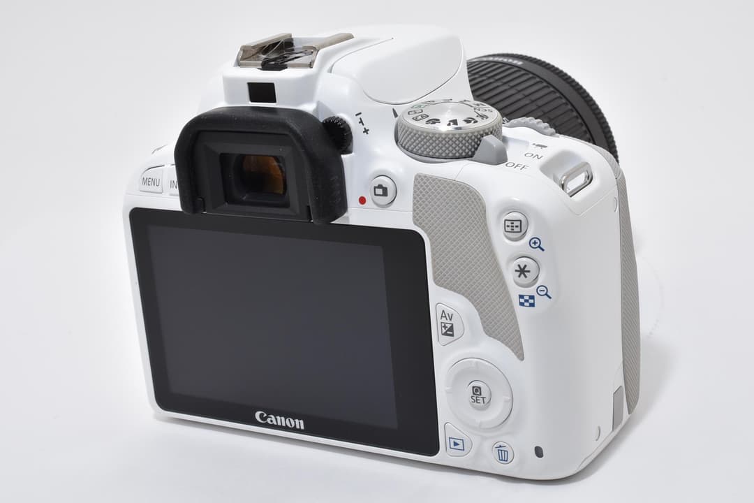 ほぼ未使用 Canon EOS Kiss X7 ホワイト スマホ転送 #9423