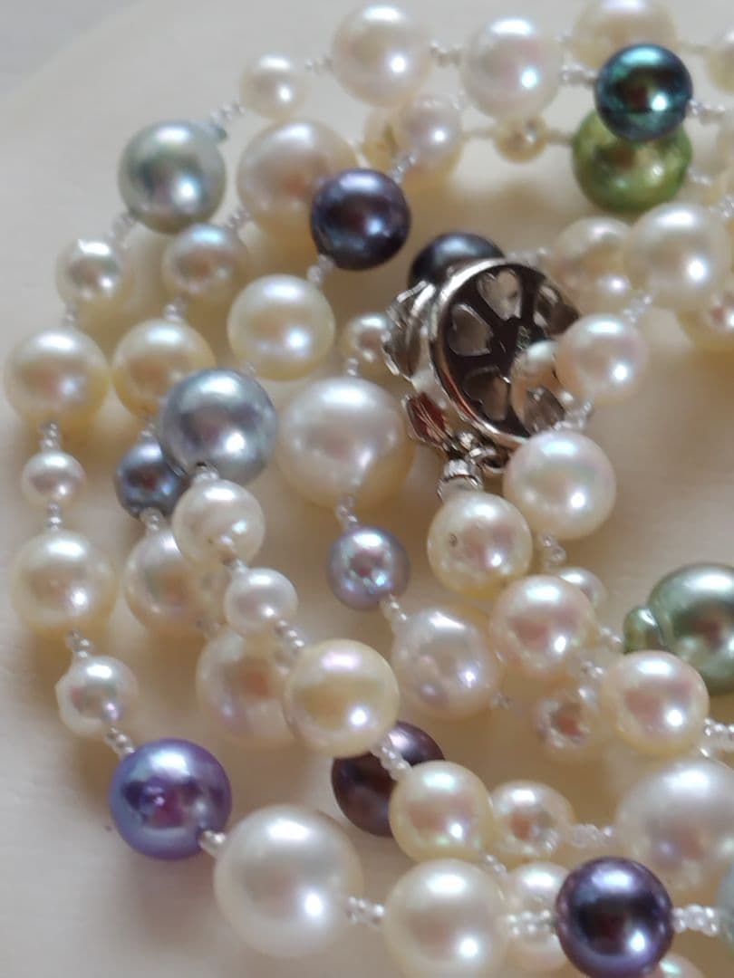 アコヤ真珠マルチカラー、マルチサイズ、あこや砂芥子パールのロングネックレス