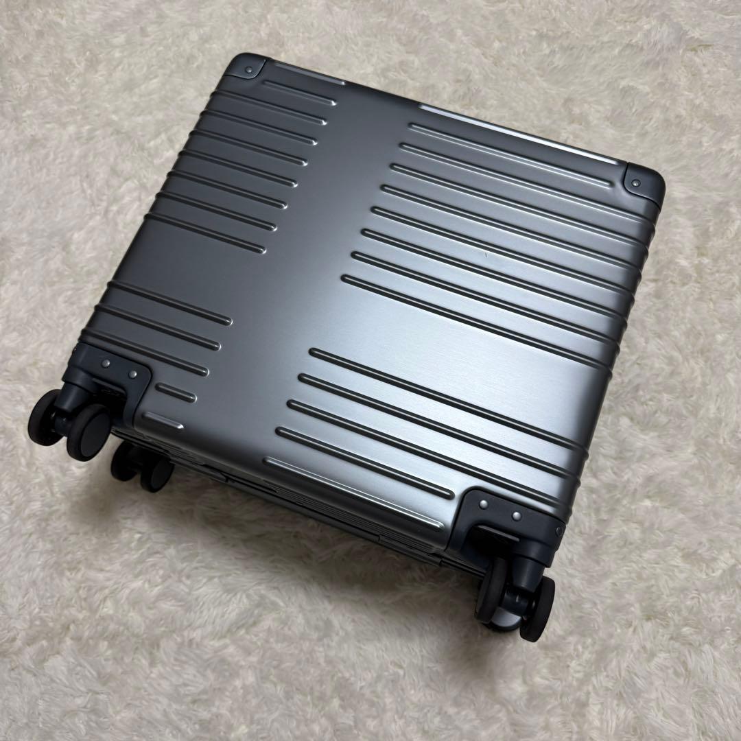 【使用一度】INNOVATOR アルミキャリーケース 1611stp 42L