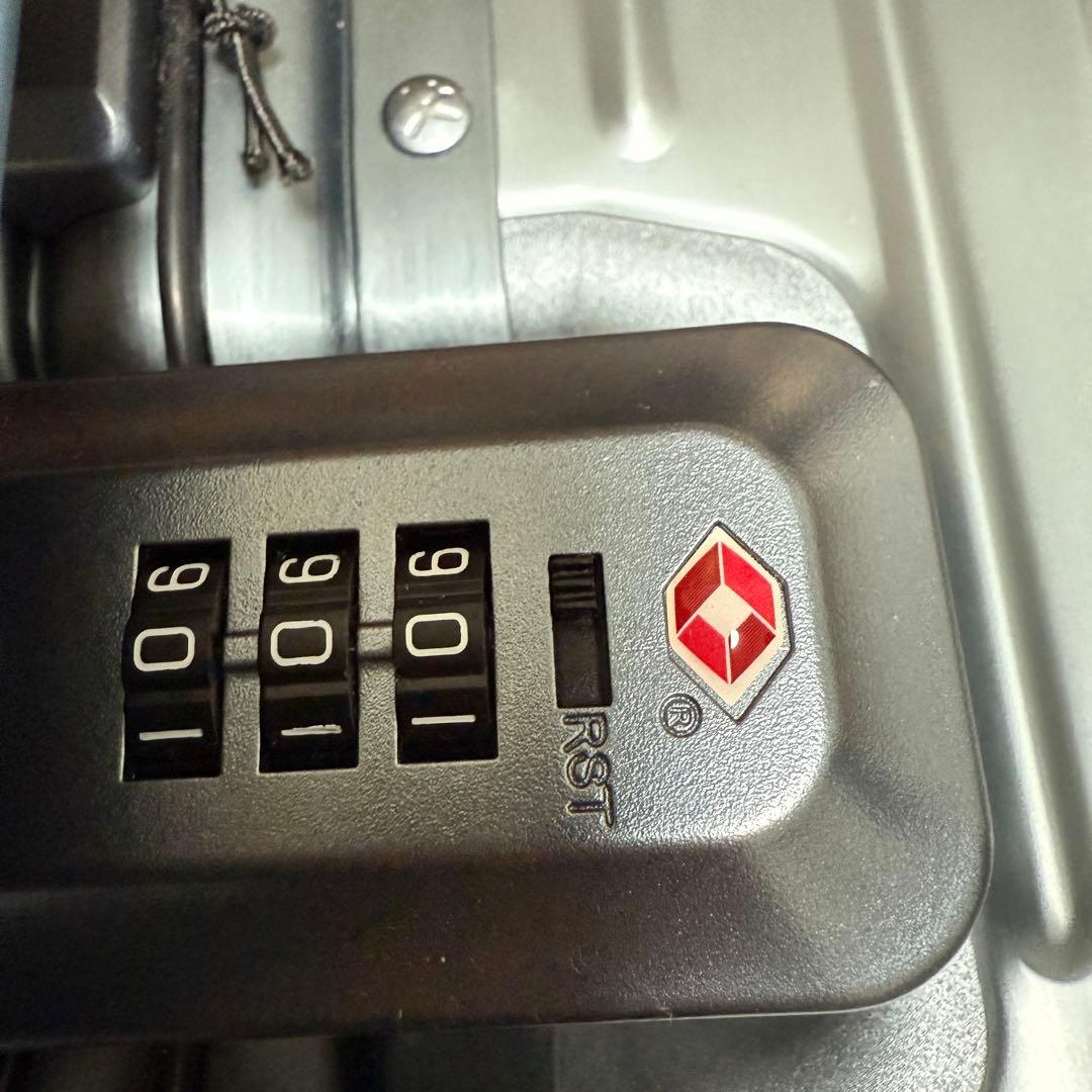 【使用一度】INNOVATOR アルミキャリーケース 1611stp 42L