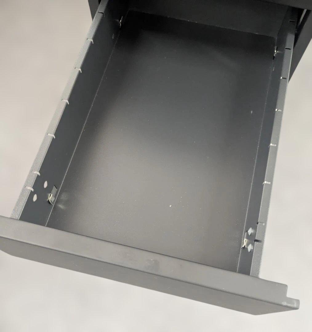 送込鍵付美品！事務キャビネットTRUSCOスリムワゴン30×50×60㎝黒車輪