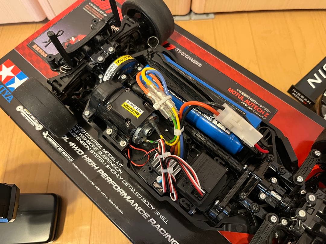 タミヤ 1/10 モチュールオーテックZ RCメカ バッテリー、充電器つき