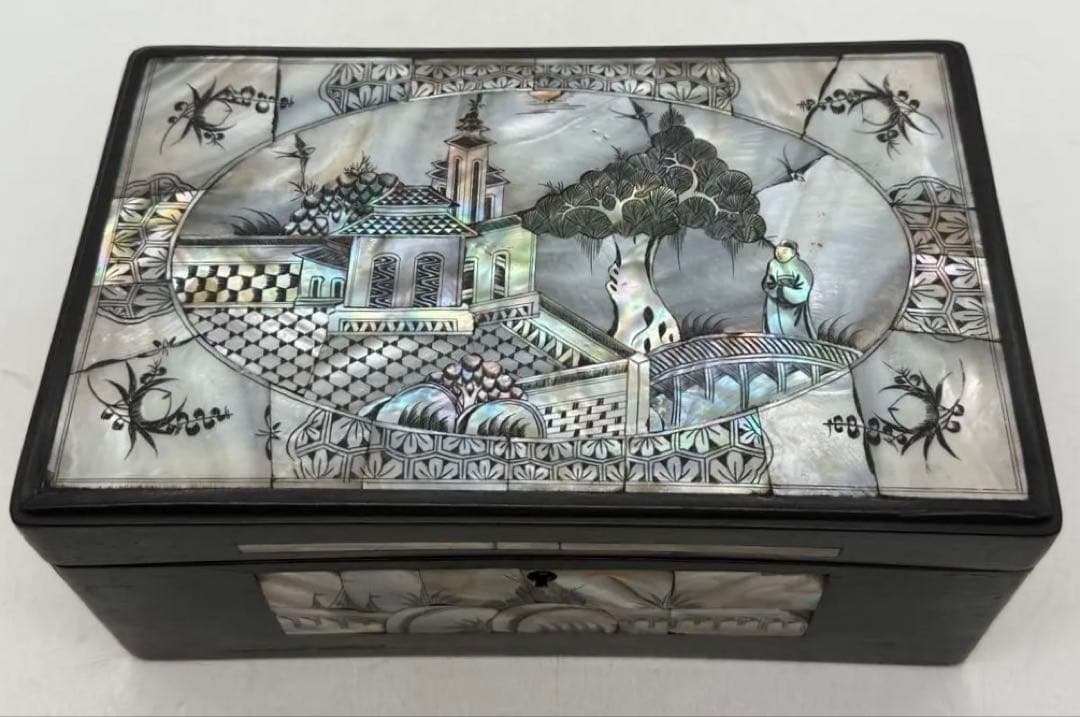 中国　清時代　螺鈿圖紅木箱　アンティーク　送料込み251108