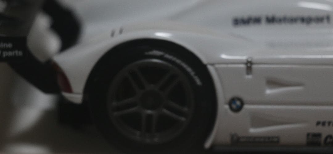 貴重 京商製BMW　Ｖ１２ＬＭＲ　1／１８　１９９９ル・マン２４Ｈ優勝車　中古品