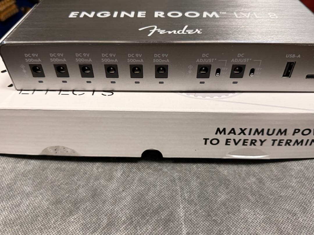 Fender ENGINE ROOM LVL8 パワーサプライ