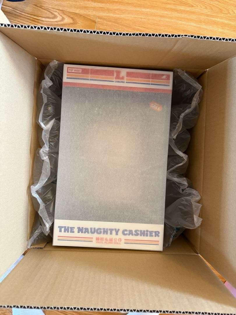 LABUBUラブブ The Naughty Cashier