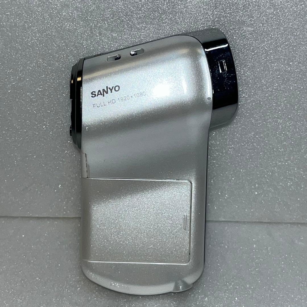 ☆極美品☆SANYOデジタルムービーカメラXacti DMX-CG100ホワイト
