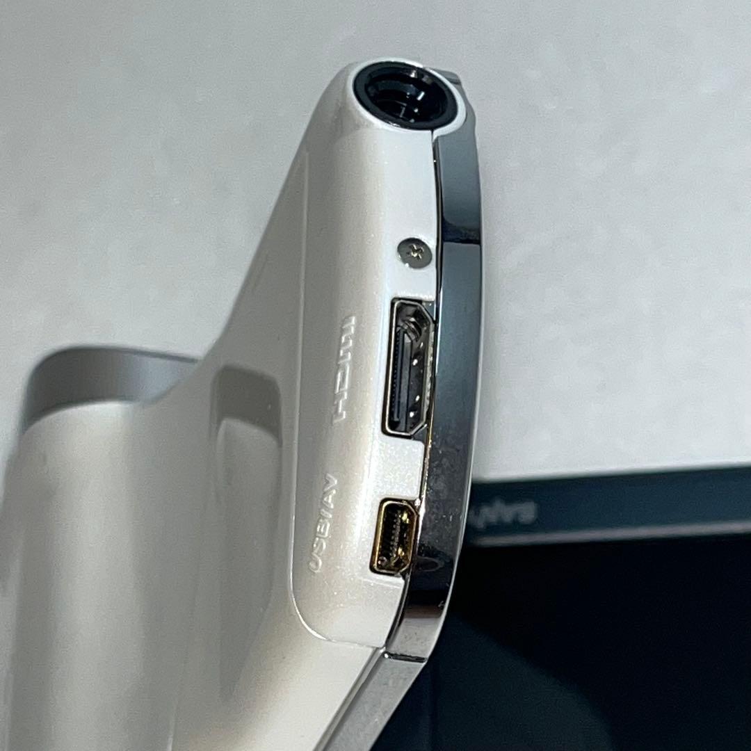 ☆極美品☆SANYOデジタルムービーカメラXacti DMX-CG100ホワイト