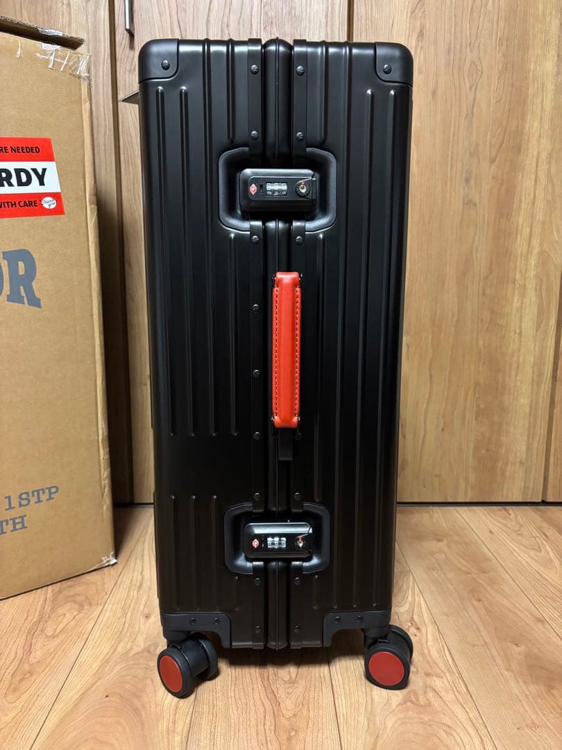 INNOVATOR キャリーケース 70L 限定ステルスレッド