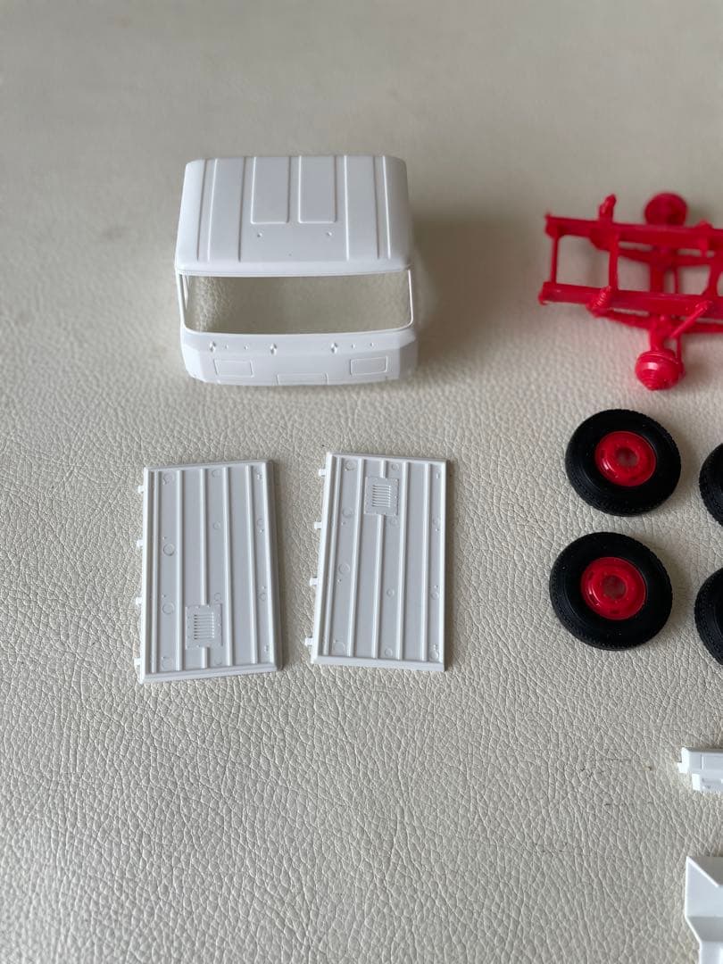 ふそう 大型トラック FU 1/32 ふそう FU113S 冷凍車 作りかけ