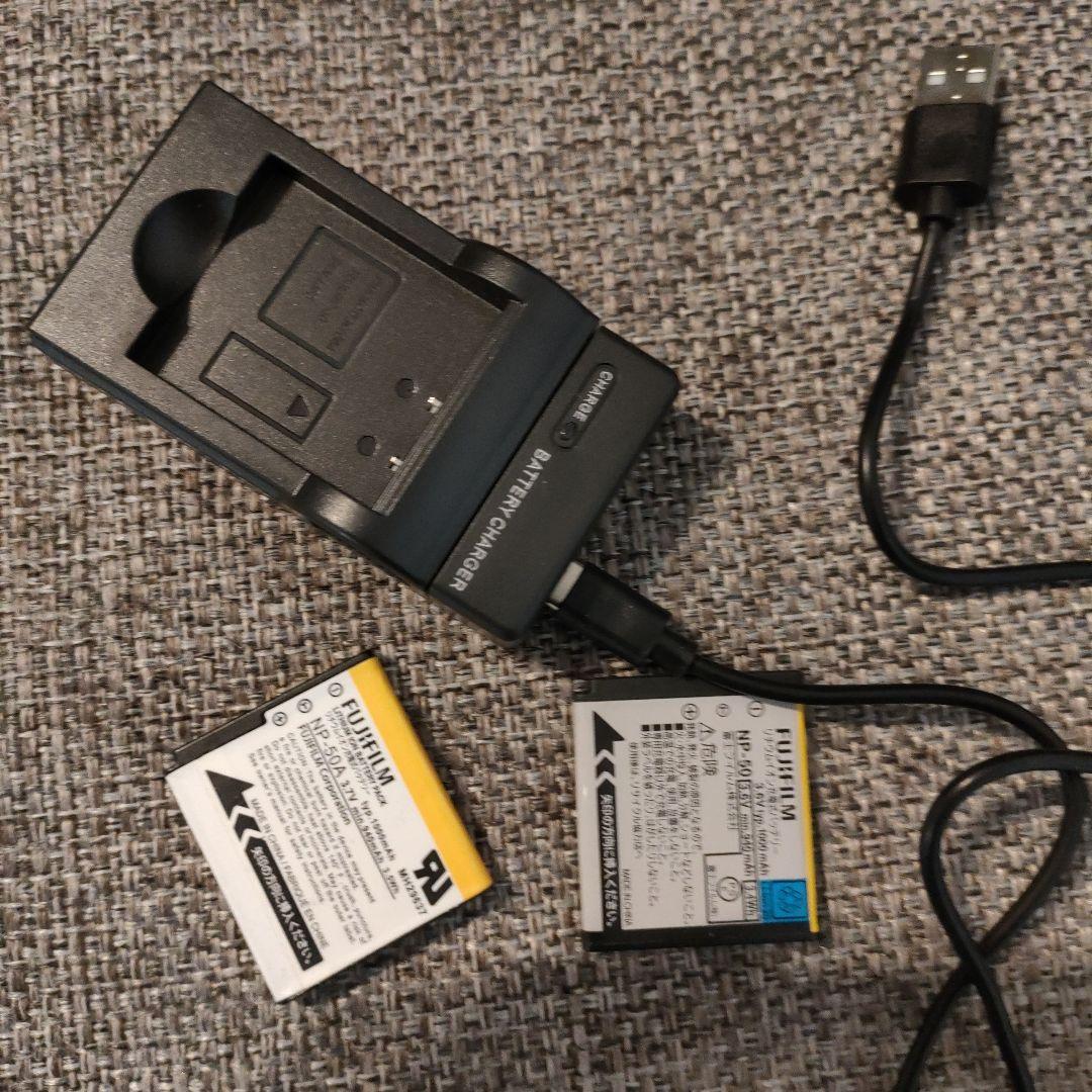 Fujifilm FinePix F770EXR 本体と付属品