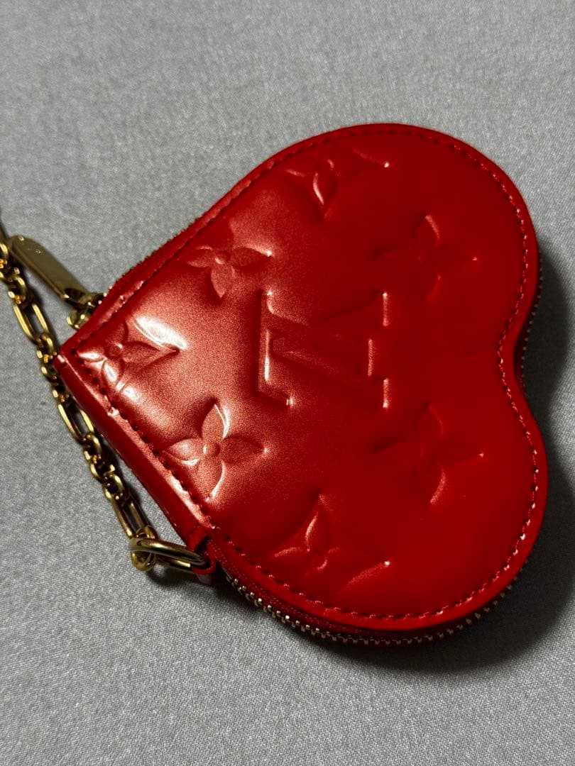 LOUIS VUITTON ハート型ケース