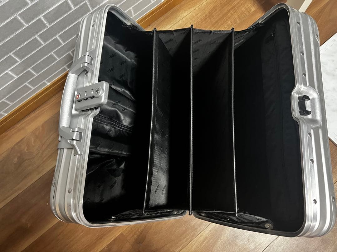 ホイール交換済み！　リモワ　ビジネストロリー　トパーズ