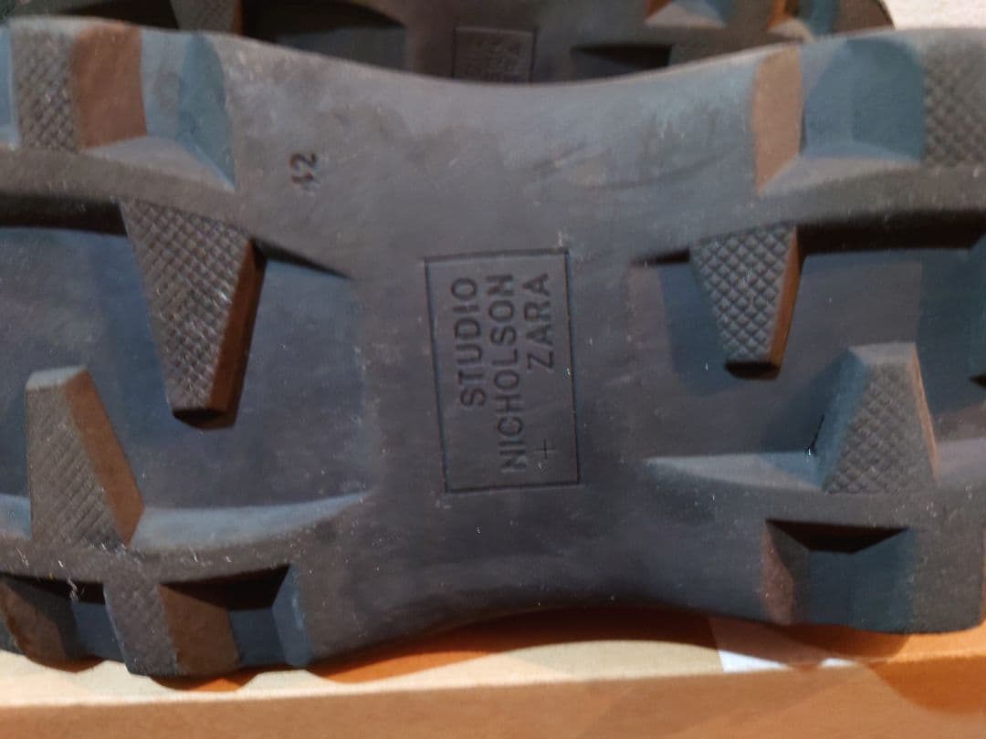 ZARA 　ニコルソン　レザーシューズ