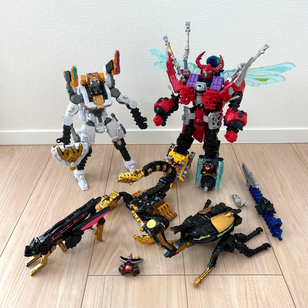 王様戦隊 DXキングオージャー タランチュラナイト　3大シュゴッド 現状品