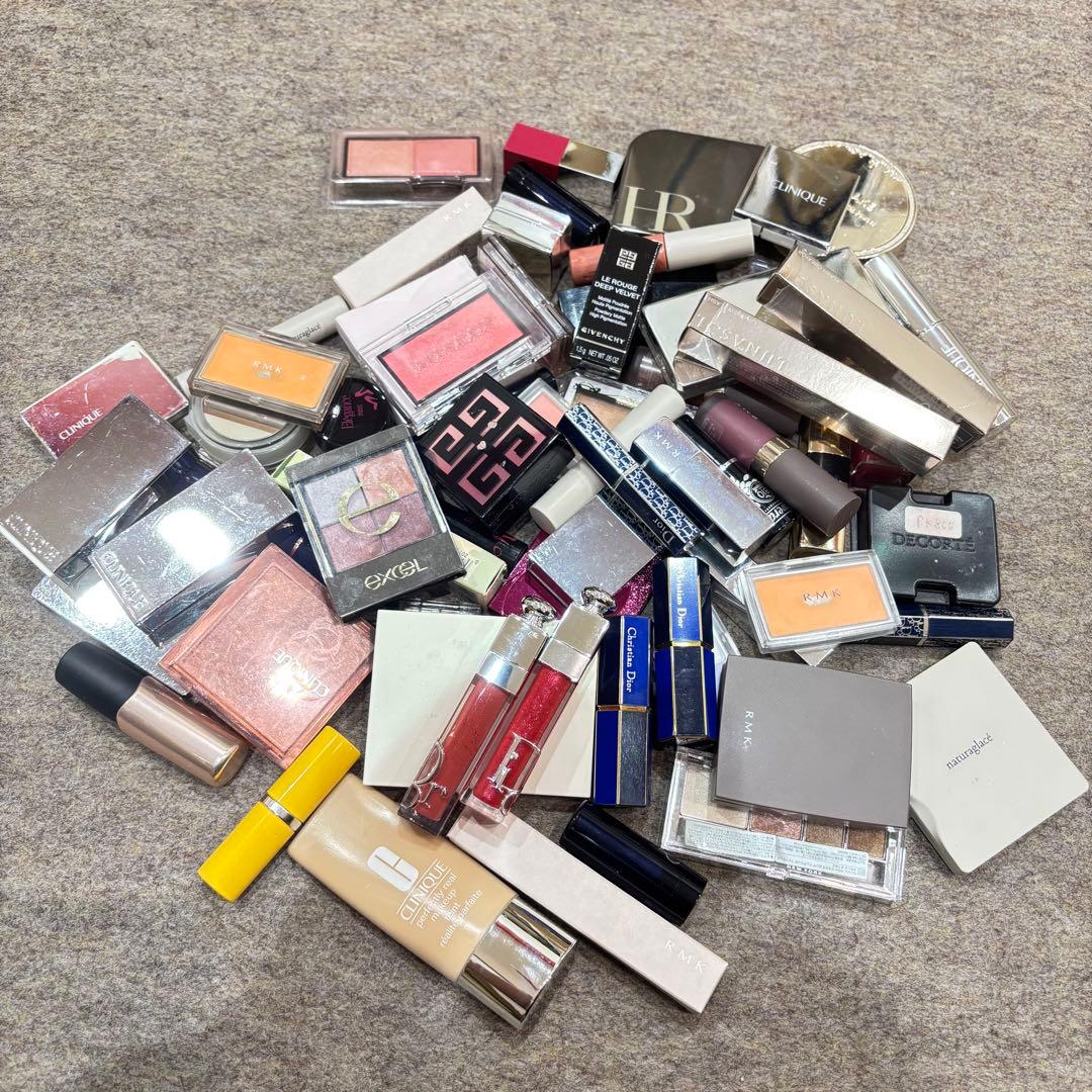 ブランド　デパコス・ディオール多め！　コスメ　化粧品大量纏め売り約70点