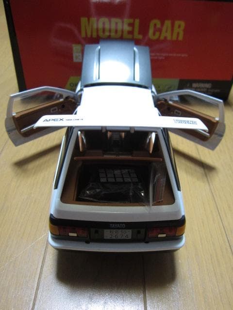 1/18トヨタ AE86 藤原とうふ店 ミニカー イニシャルD 頭文字D