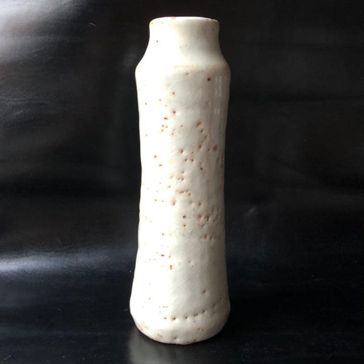 古美術品◼️かなり美しい白い釉薬の花瓶が蔵から出て来ました。