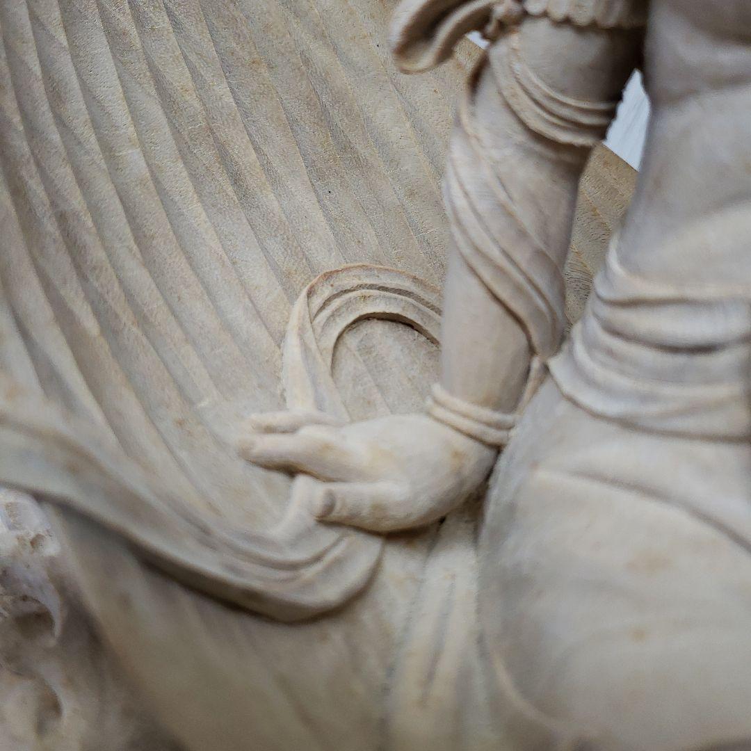 Ｂフライデー　蔵出し特価　希少仏像　上彫り★楠材 一葉観音菩薩坐像★台付