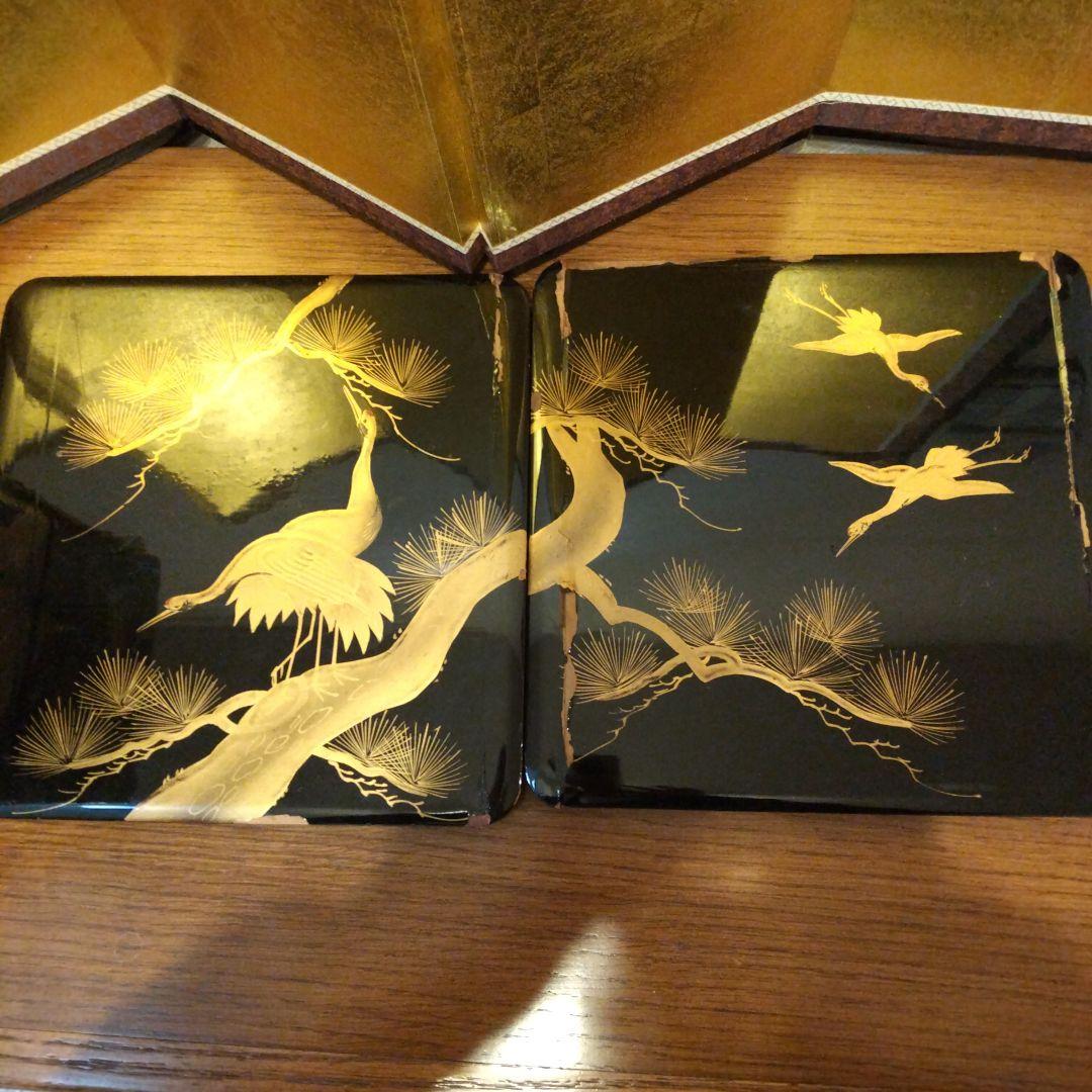 昭和レトロアンティーク黒漆塗り木製4段重箱 松と鶴の蒔絵デザイン