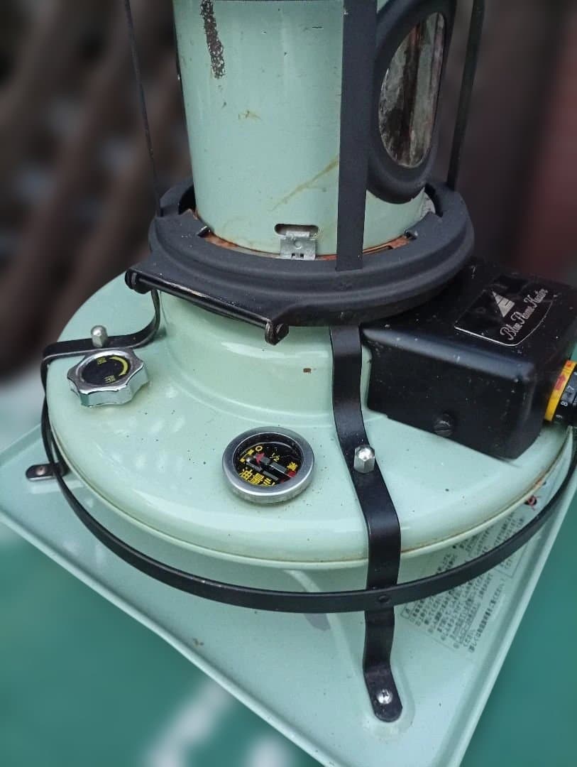 アラジンストーブ メンテナンス済。純正品芯交換済。取説付、ブラック耐熱塗装。