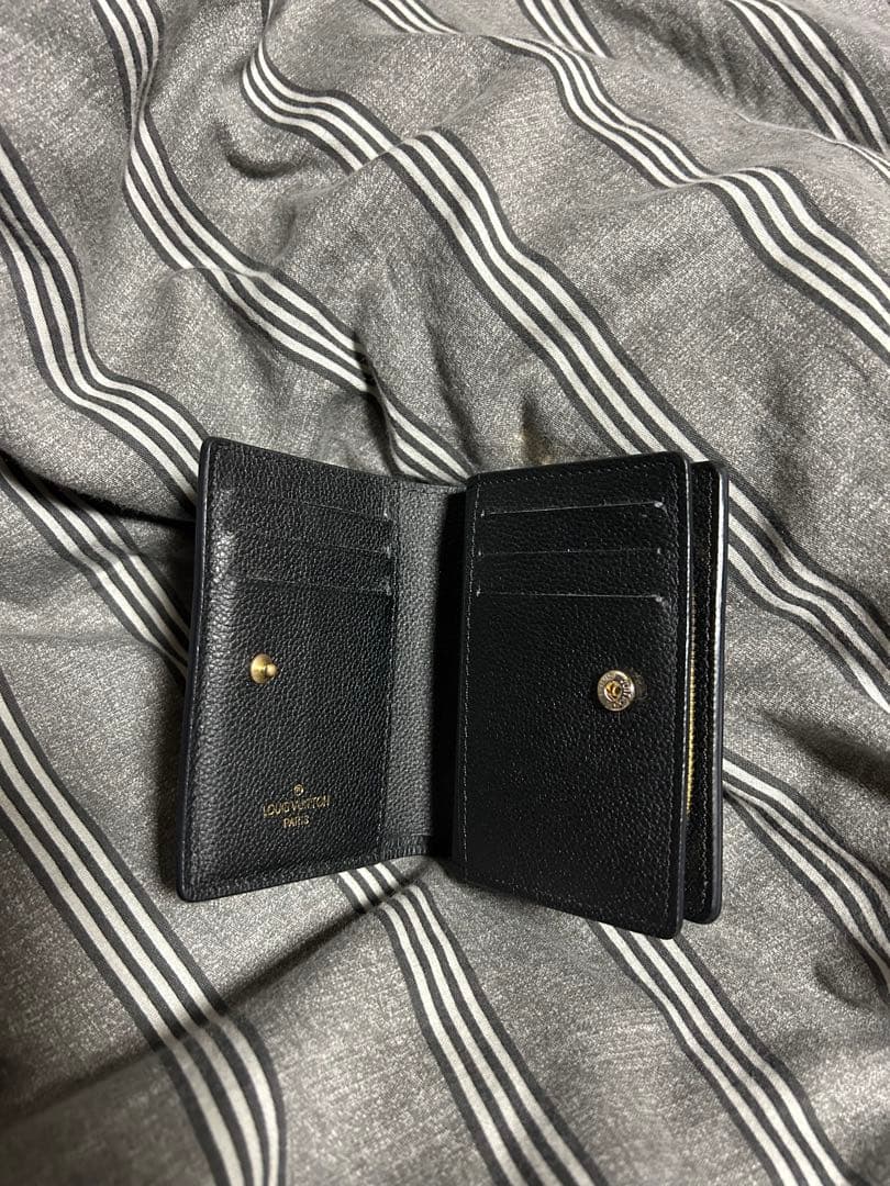 Louis Vuitton ブラック 二つ折り財布