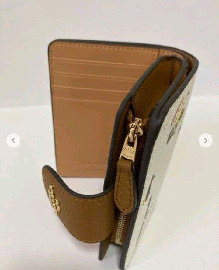 新品未使用コーチ二つ折り財布COACH×PEANUTSスヌーピーホワイト送料無料