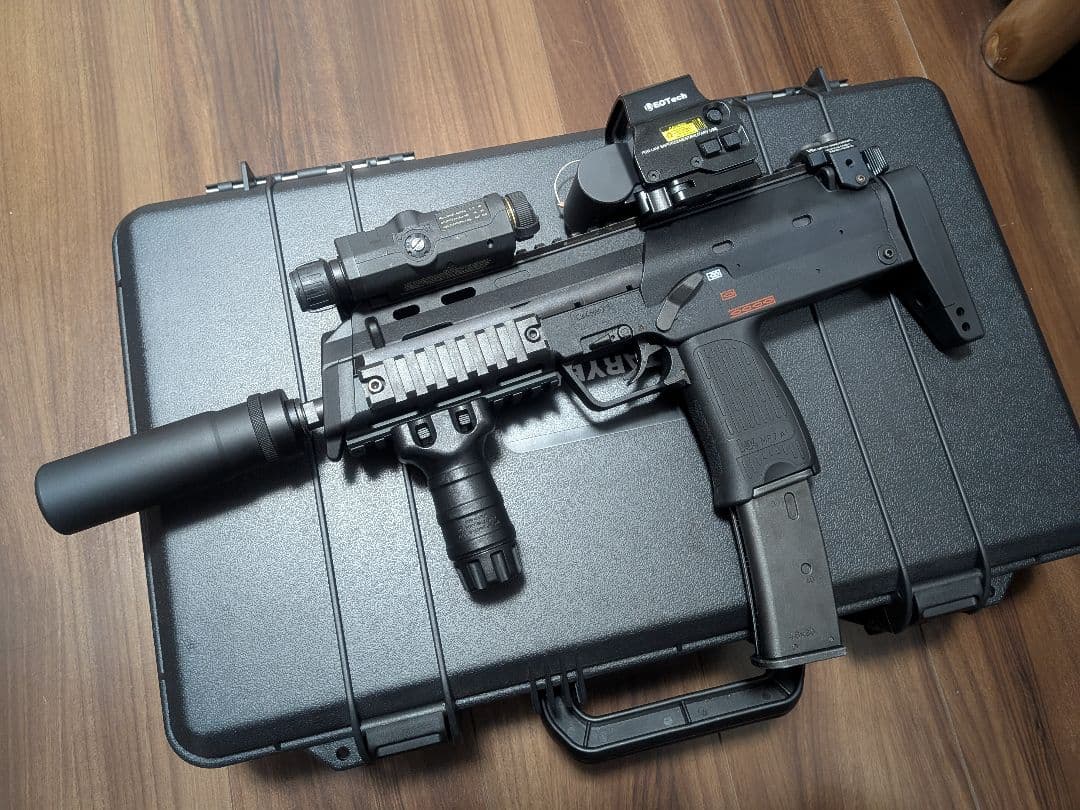 東京マルイ　ガスブローバック MP7A1　定番カスタム　ケース付き　付属品多数