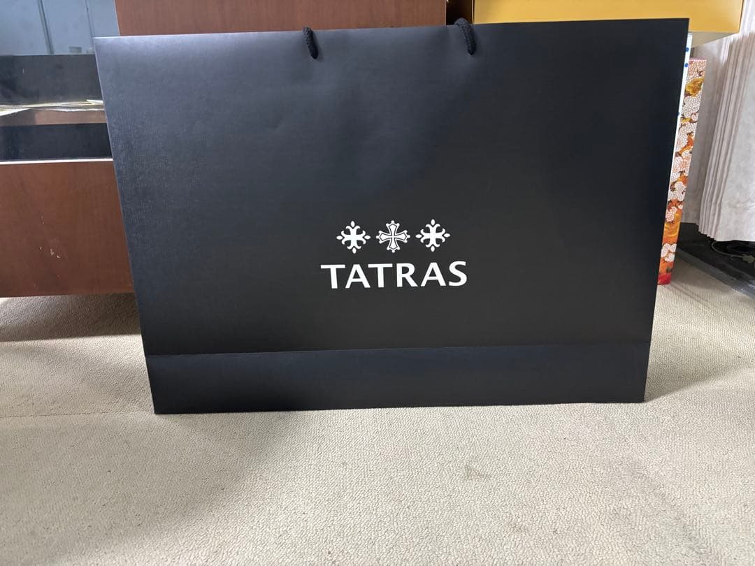 TATRAS ショップ袋 セット売り 黒大小・白大
