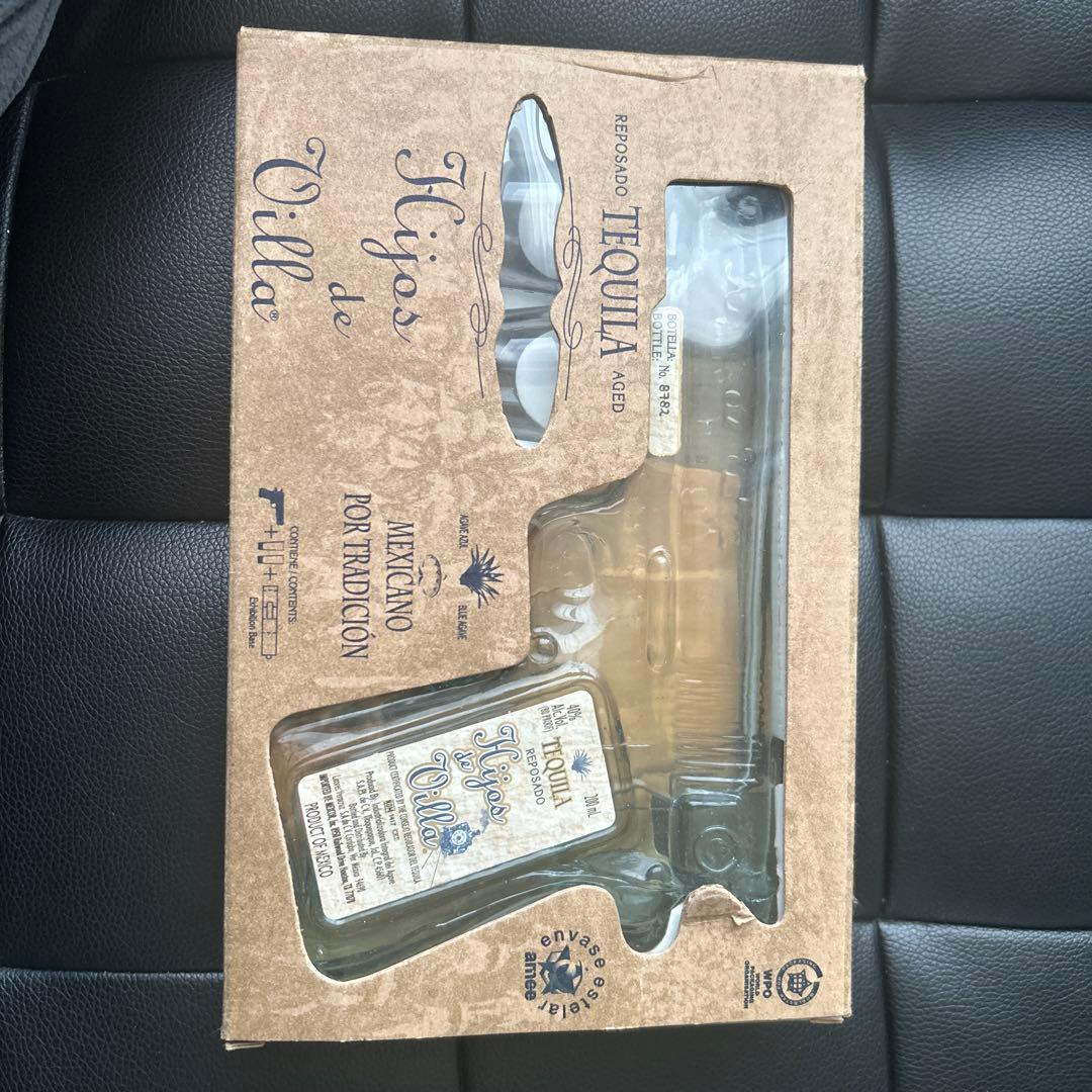 Hijas de Villa テキーラ 拳銃型ボトル