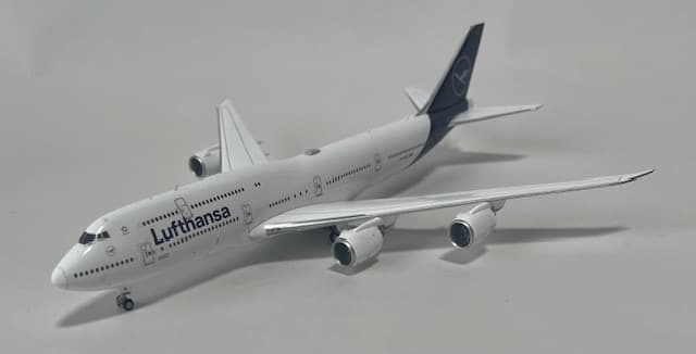 航空機・ヘリコプター Lufthansa B747-8i D-ABYA